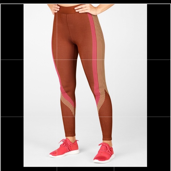 Ultra High-Waisted Seamless Stripe Legging Med fabletics Java - Picture 2 of 14